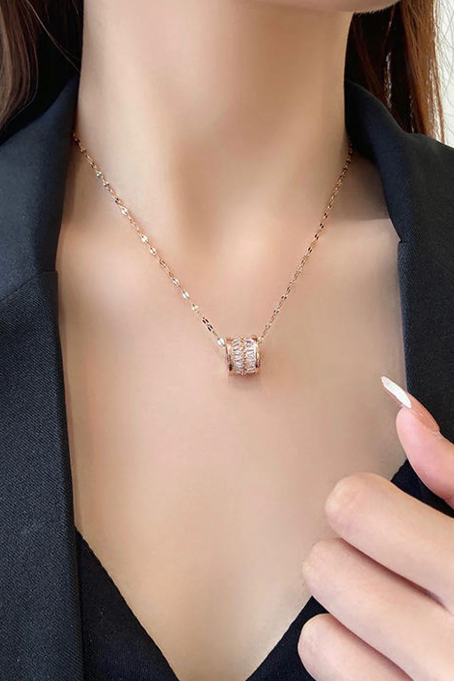 18K Gold Plated Stainless Steel Rhinestone Circle Pendant Necklace