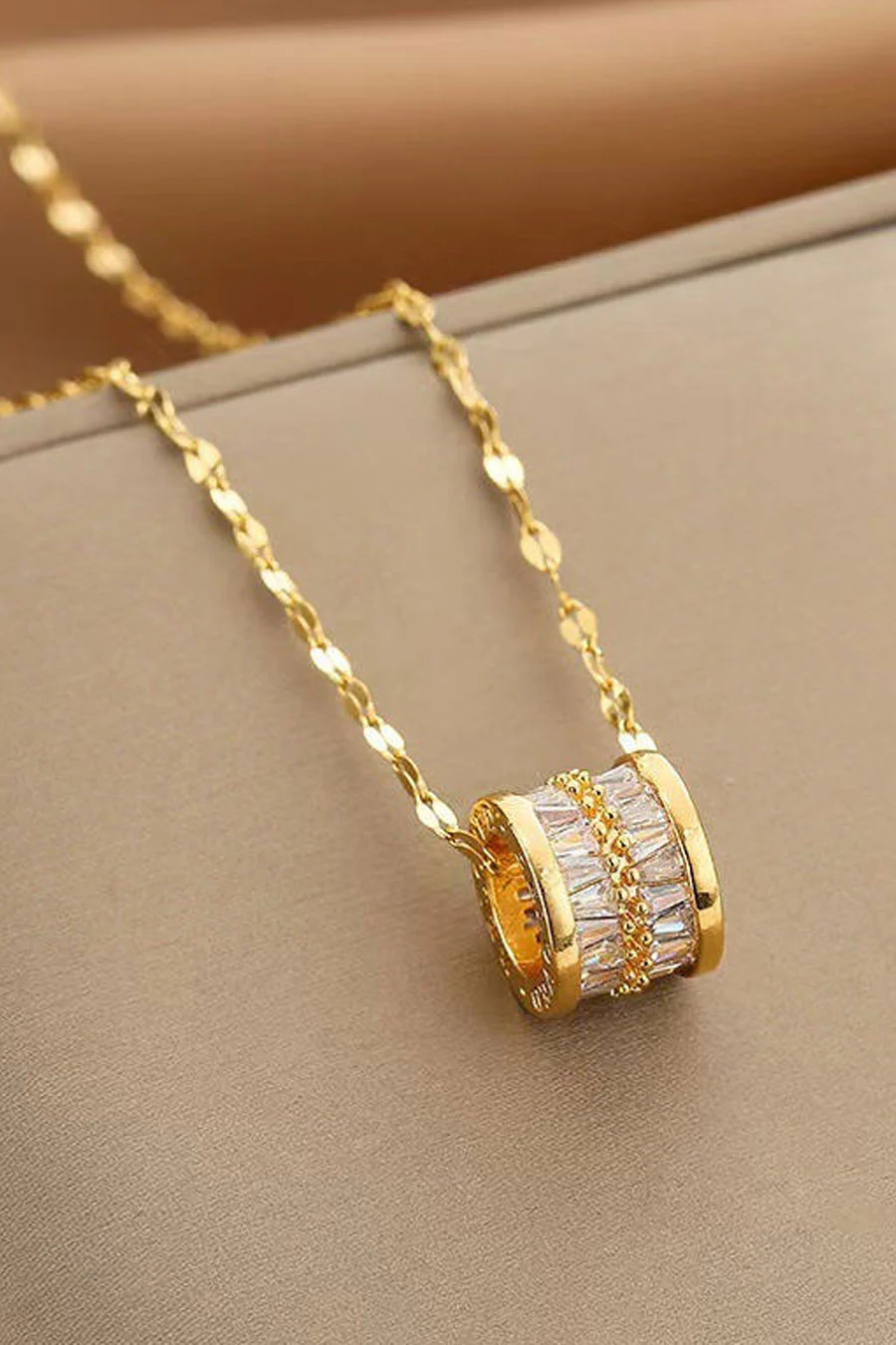 18K Gold Plated Stainless Steel Rhinestone Circle Pendant Necklace - Image 3