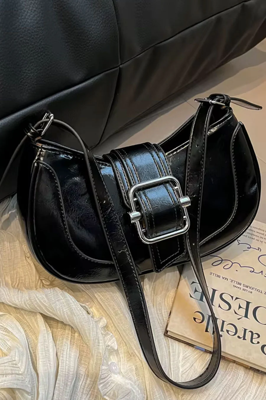 2000s Crescent Shoulder Baguette Bag - Image 3