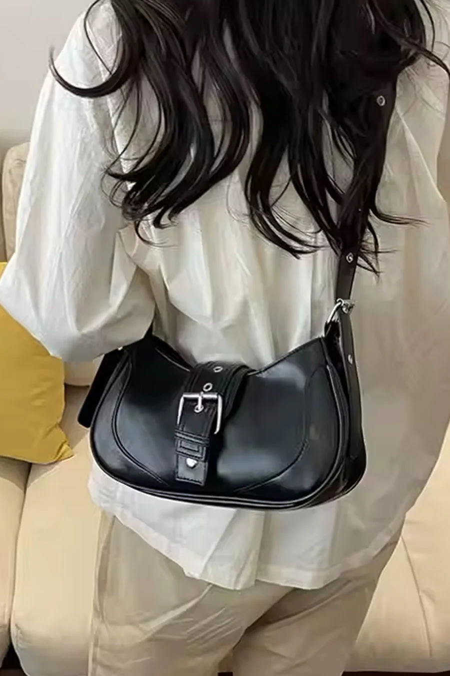 2000s Crescent Shoulder Crossbody Bag - Image 5