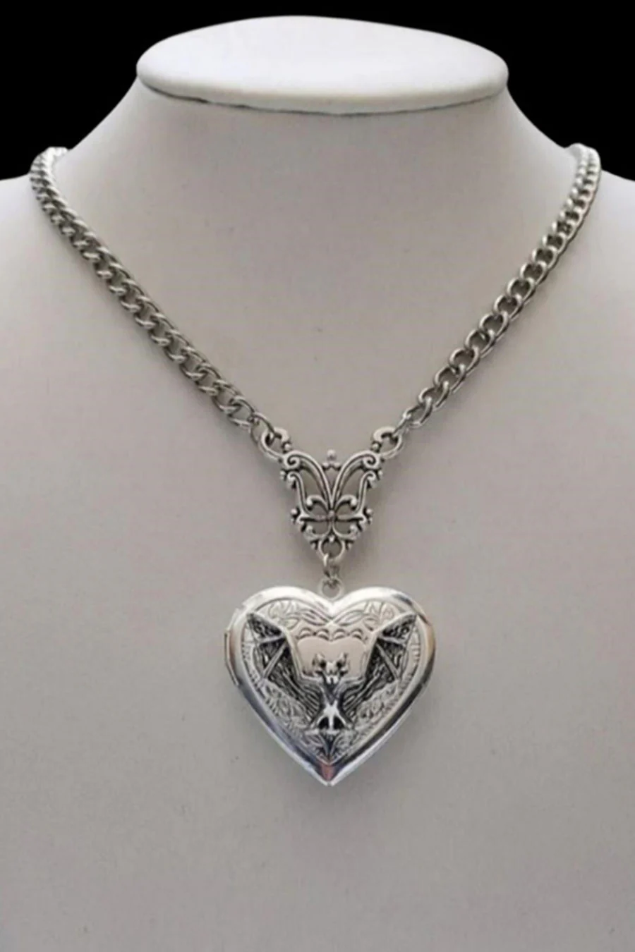 2000s Gothic Silver Color Heart Locket Pendant Chain Necklace - Image 3