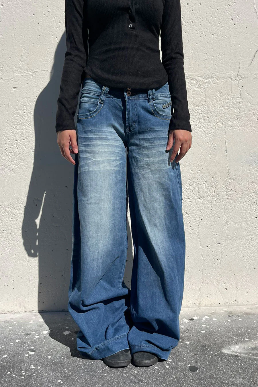 2000s Low-Rise Dual-Button Loose Wide Leg Denim Pants - Image 3