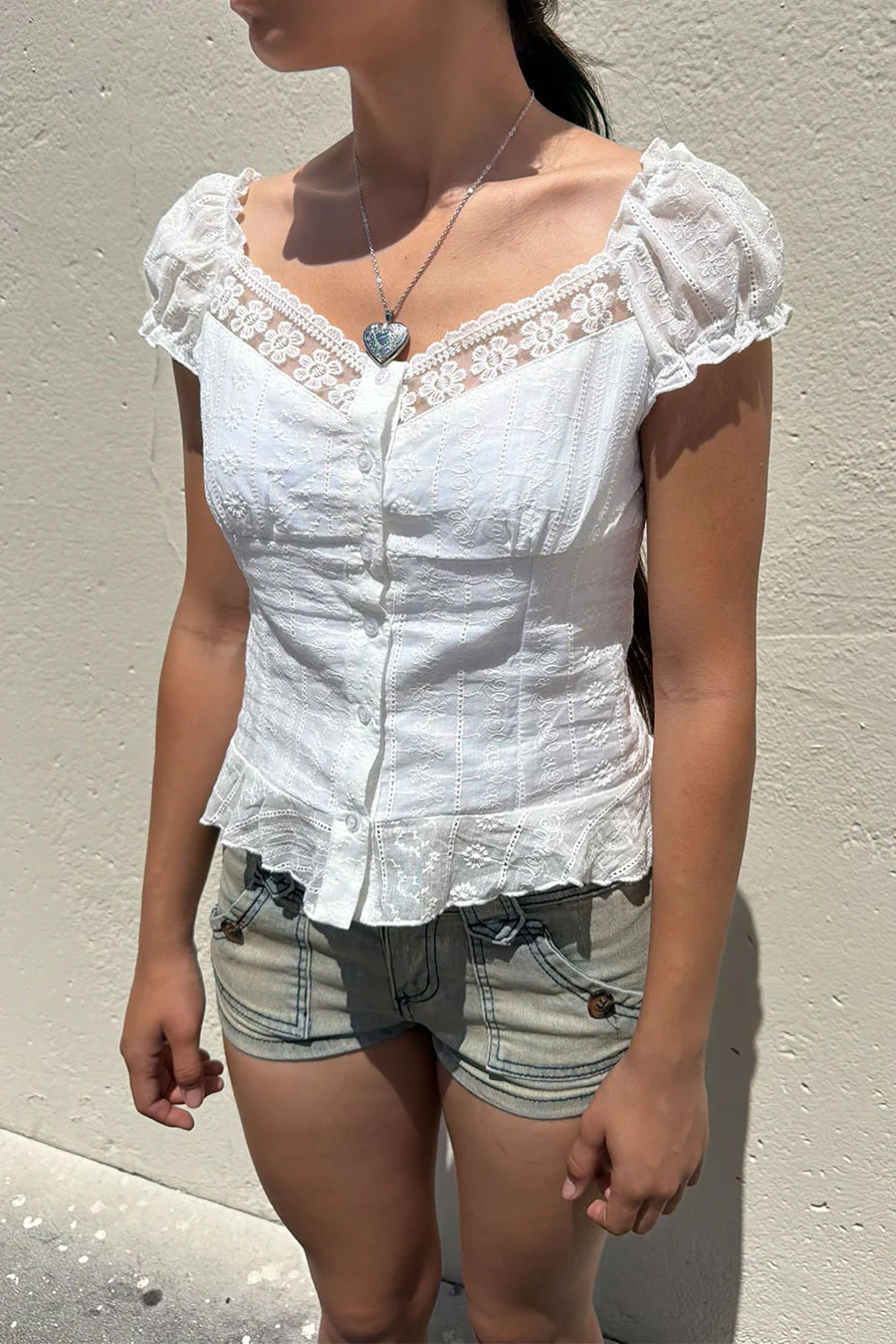 2000s Romantic Chic Lace Trim Puff Short Sleeve Button-Up Eyelet Blouse Shirt - Image 4