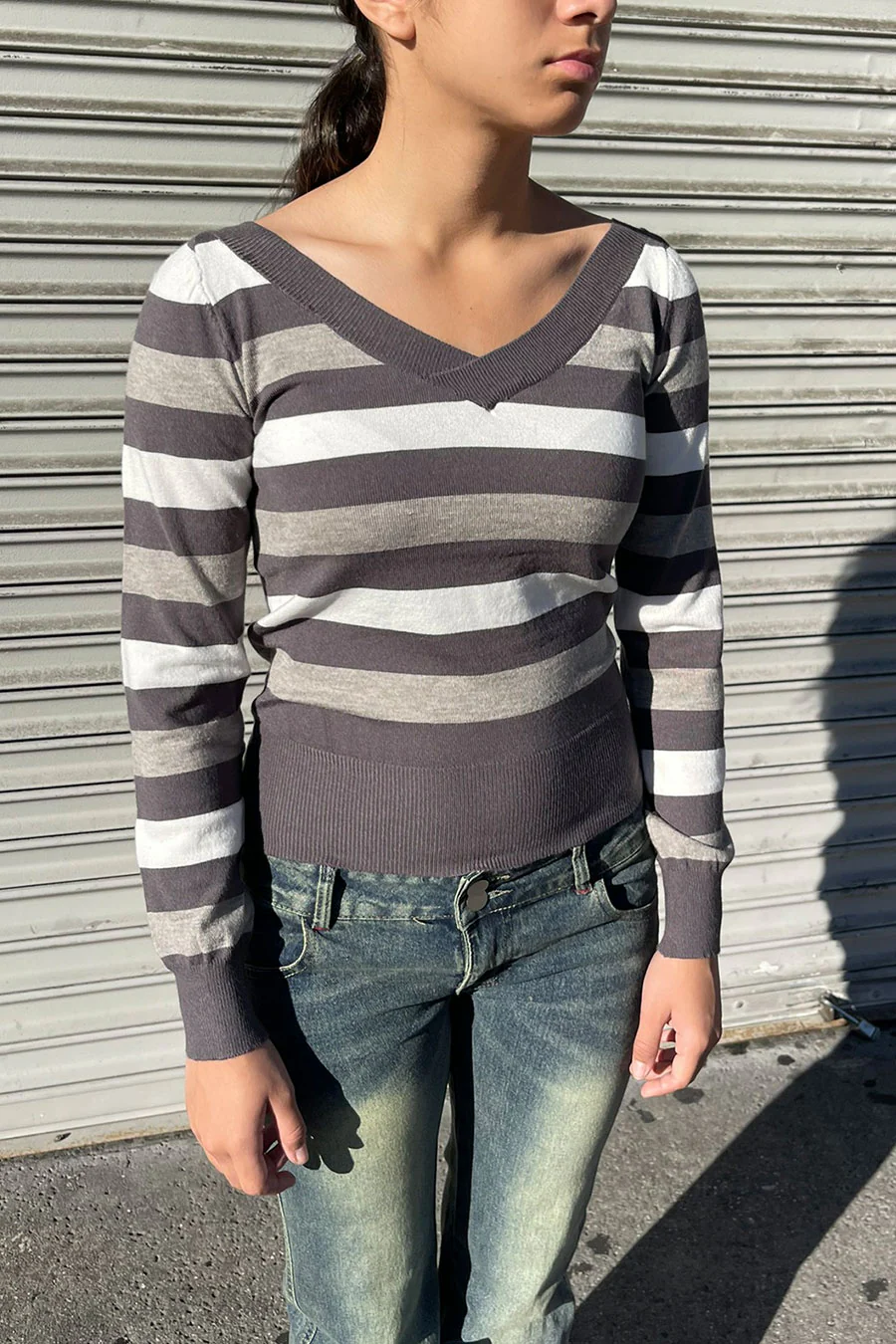 2000s Vintage Style Striped Long Sleeve V-Neck Crop Sweater - Image 3