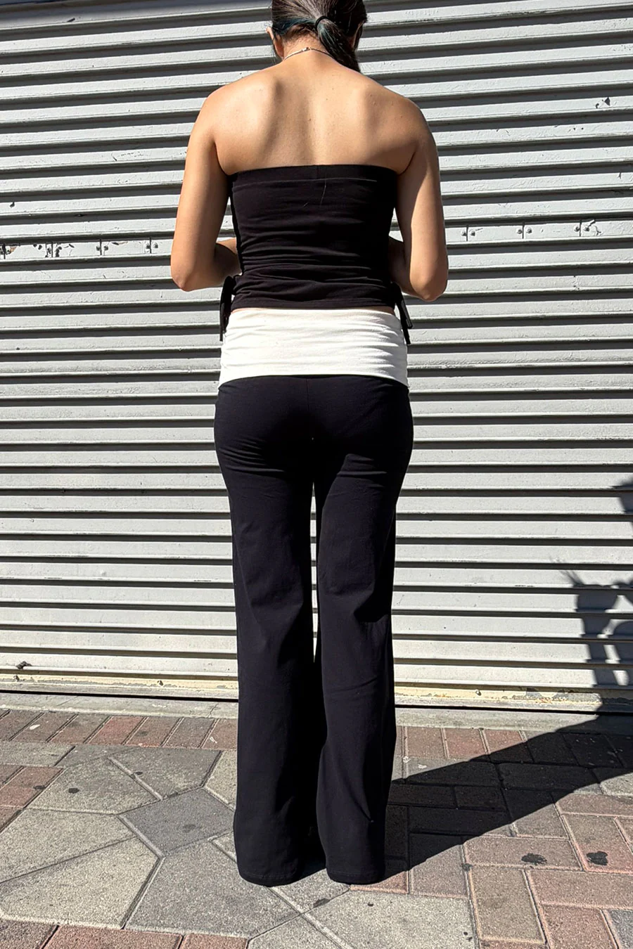 Basic Contrasting Color Folded Waist Yoga Pants - Image 12