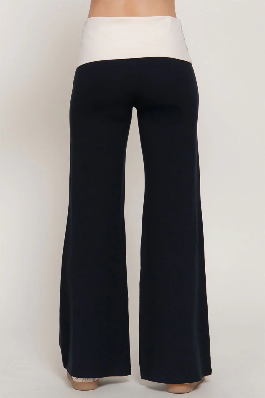 Basic Contrasting Color Folded Waist Yoga Pants - Image 9