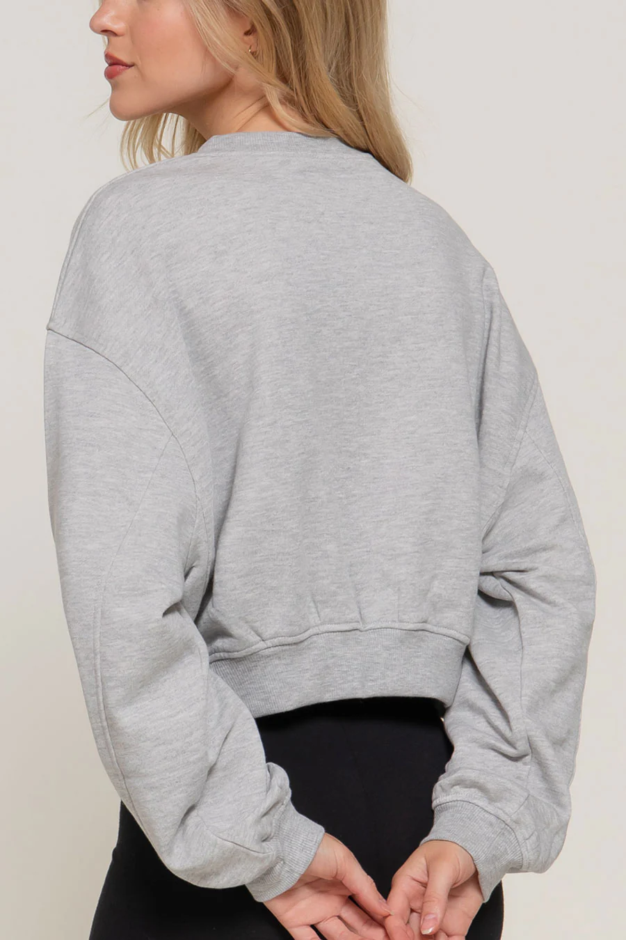 Basic Long Sleeve Crew Neck Cropped Pullover Sweatshirt - Image 12
