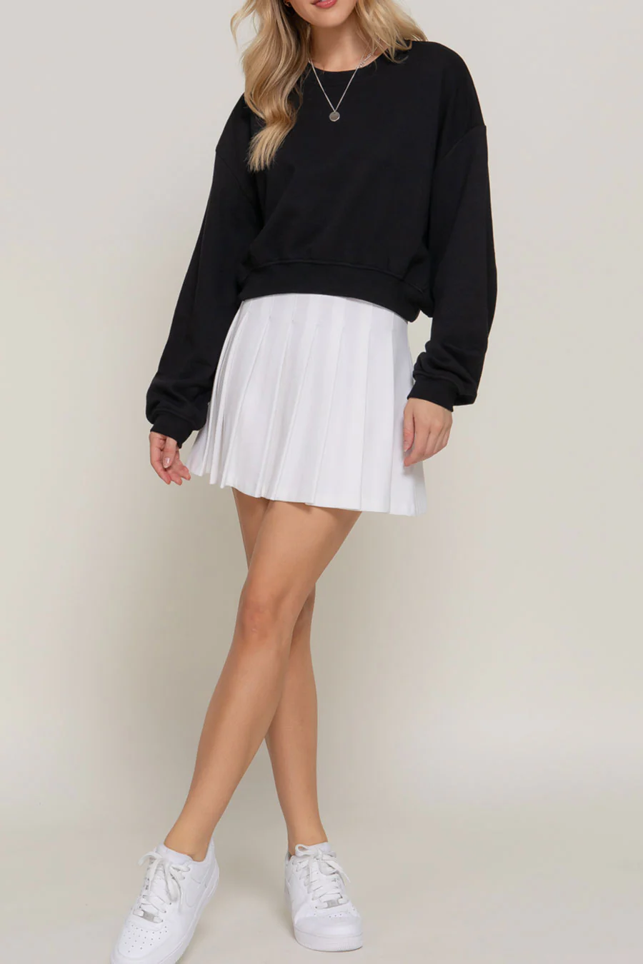 Basic Long Sleeve Crew Neck Cropped Pullover Sweatshirt - Image 9