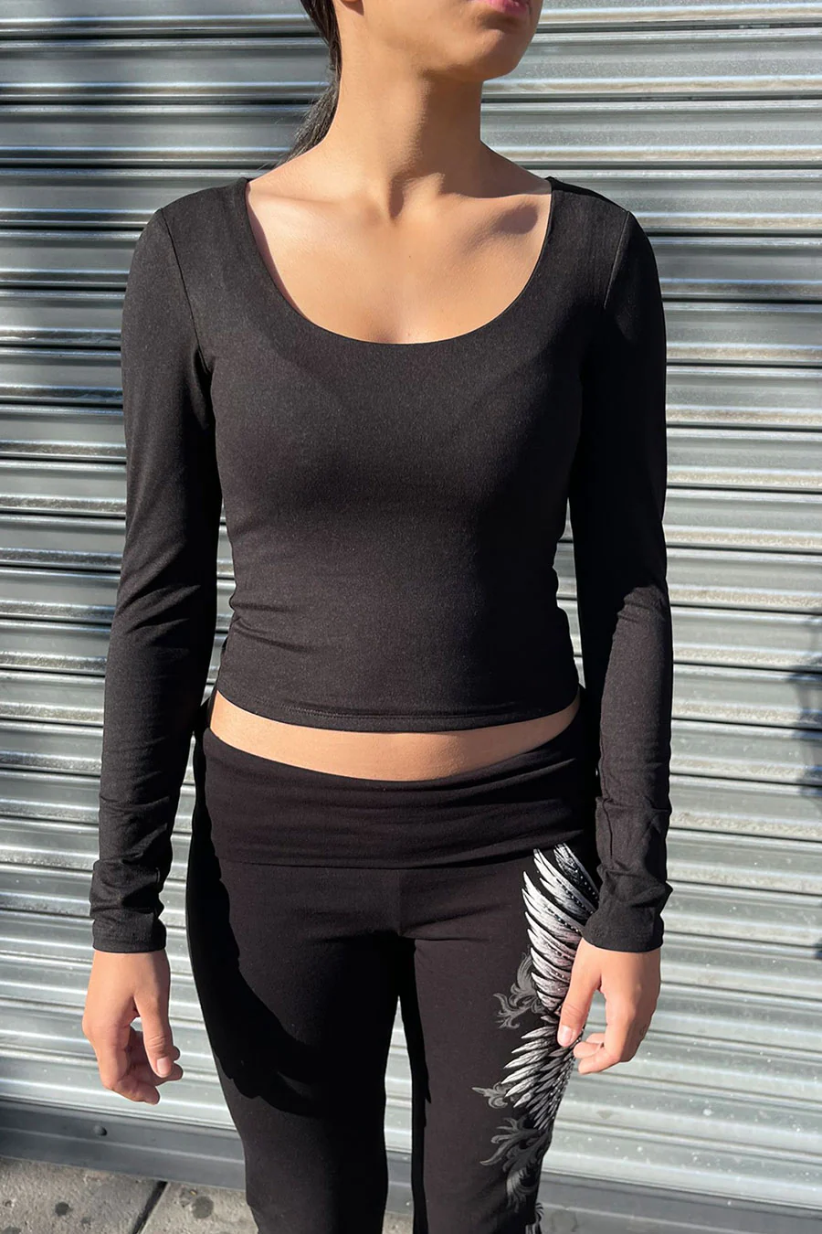 Basic Long Sleeve Scoop Neck Double-Layered Crop Top - Image 3