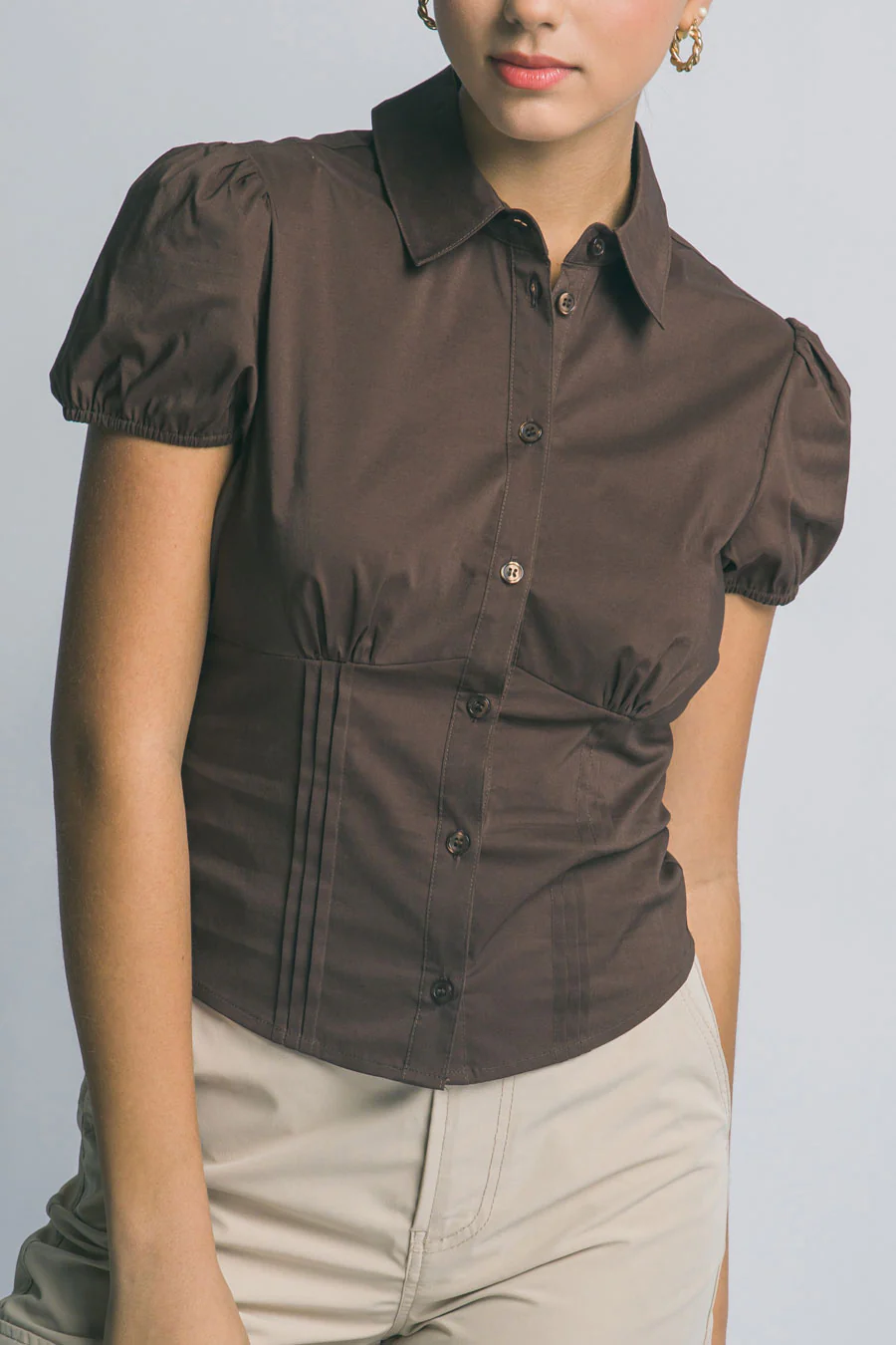 Clean Girl Puffed Short-Sleeve Button-Up Fitted Cotton Blend Shirt - Image 3