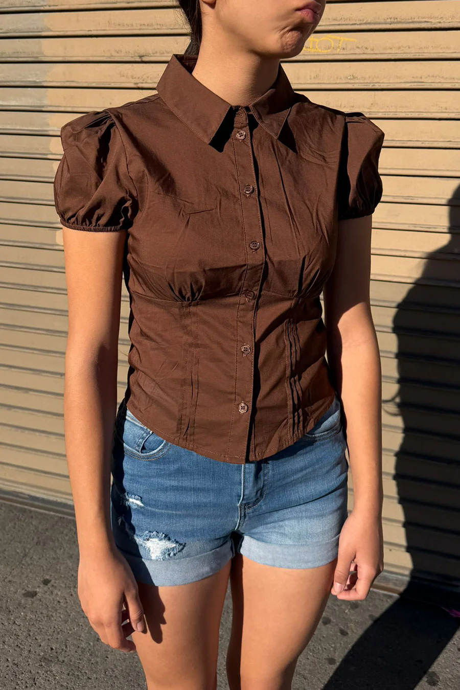 Clean Girl Puffed Short-Sleeve Button-Up Fitted Cotton Blend Shirt - Image 6