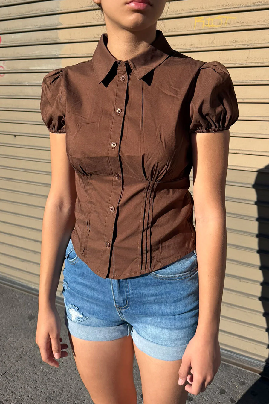 Clean Girl Puffed Short-Sleeve Button-Up Fitted Cotton Blend Shirt - Image 7