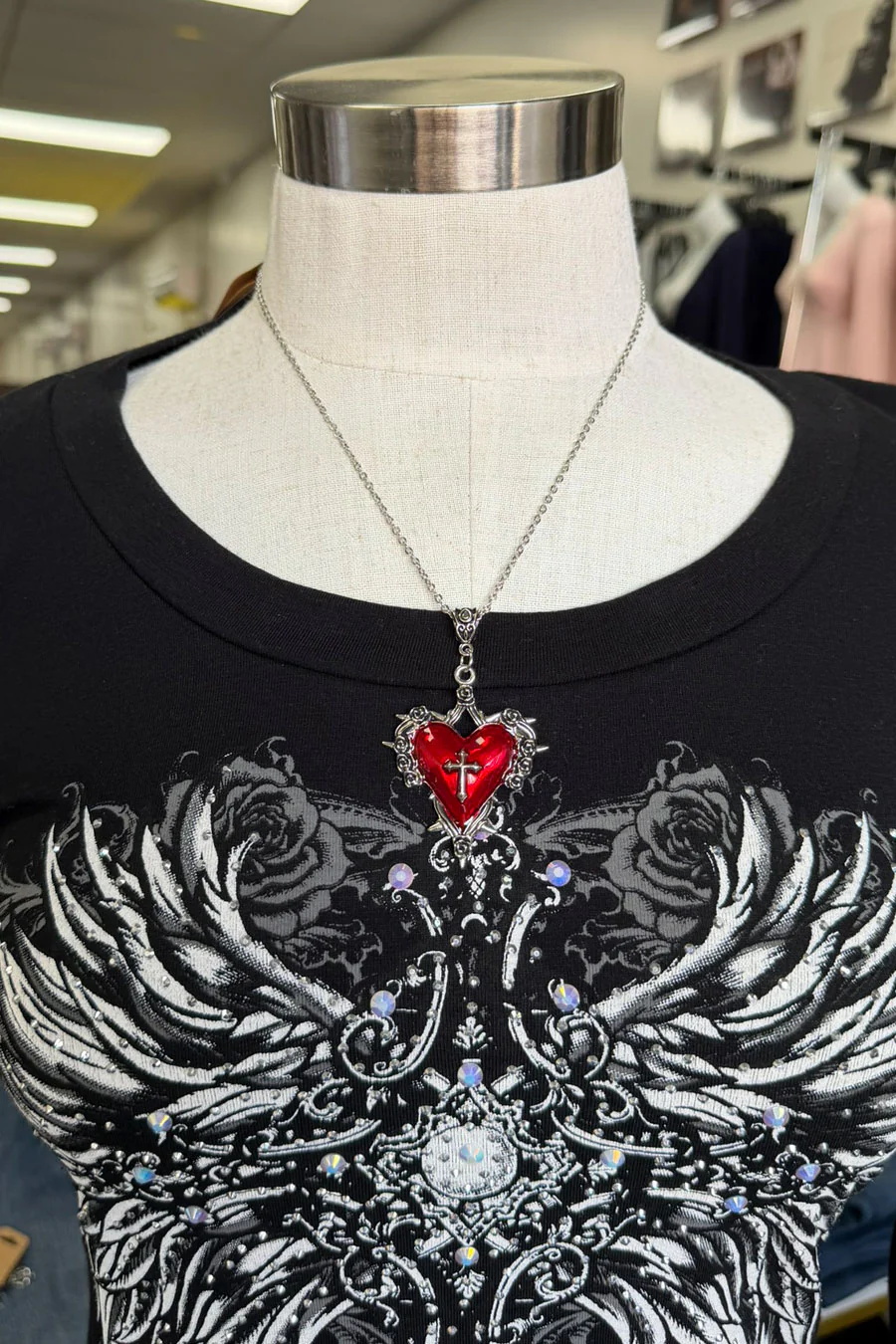 Gothic Wild Thorn Heart Y2K Pendant Necklace - Image 3