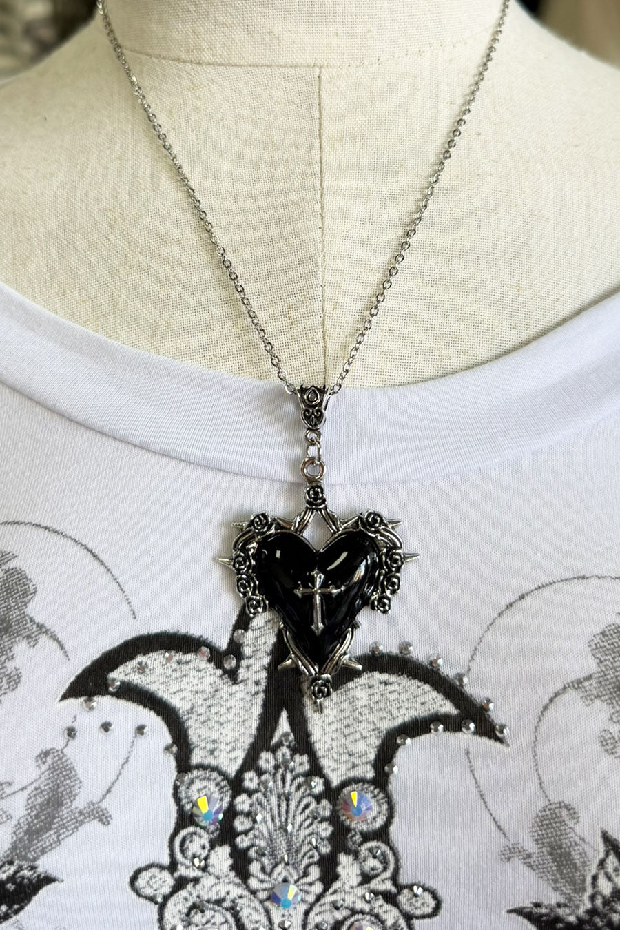 Gothic Wild Thorn Heart Y2K Pendant Necklace - Image 6