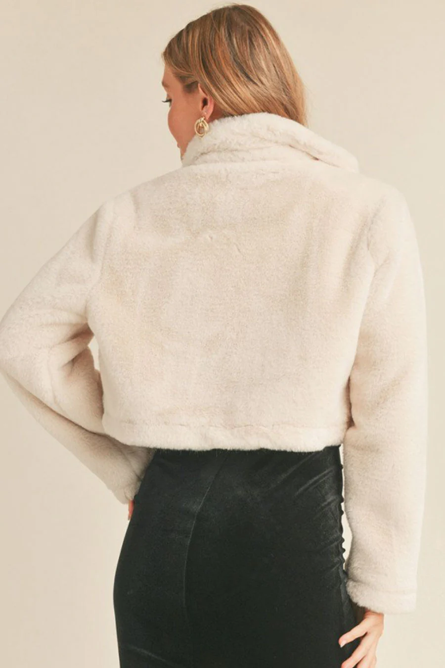 Tailored Collar Soft-Hand Faux Fur Crop Coat Jacket with Hidden Snap Button - Image 7