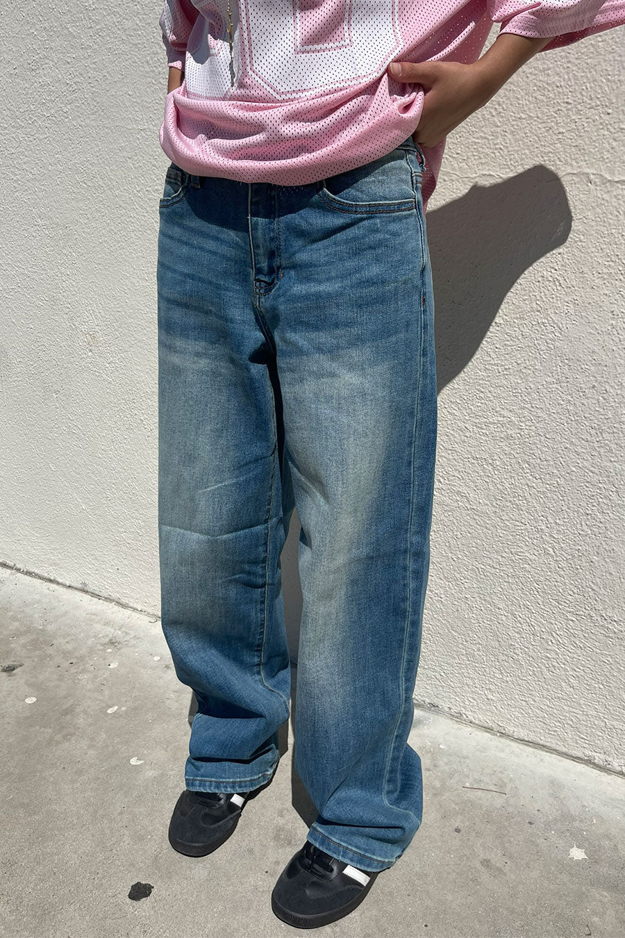 WAXJEAN Vintage Wash Baggy Straight Leg Jeans with Good Stretch - Image 4