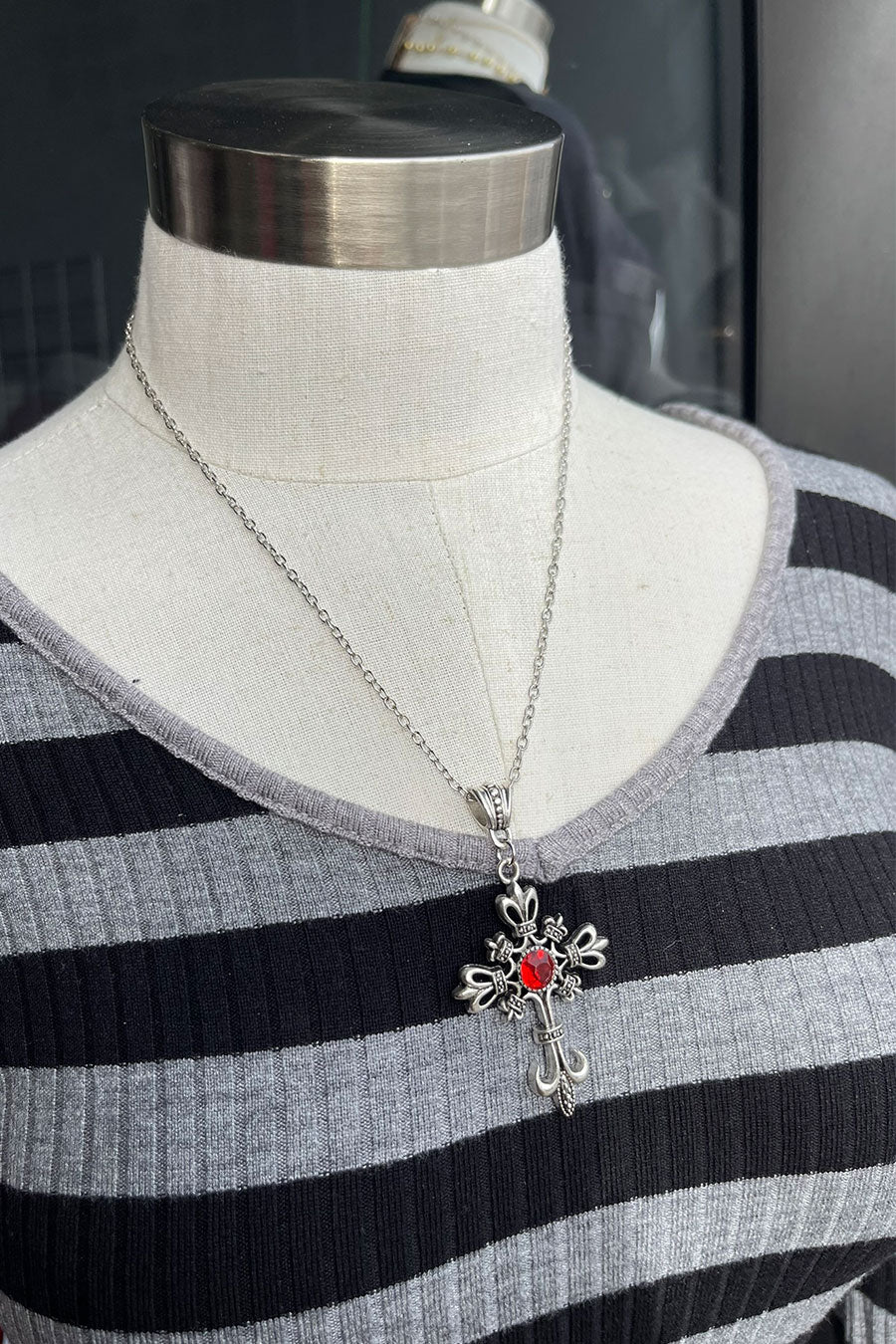 Y2K 2000s Vintage Gothic Medium Size Rhinestone Cross Pendant Necklace(Red Rhinestone) - Image 3