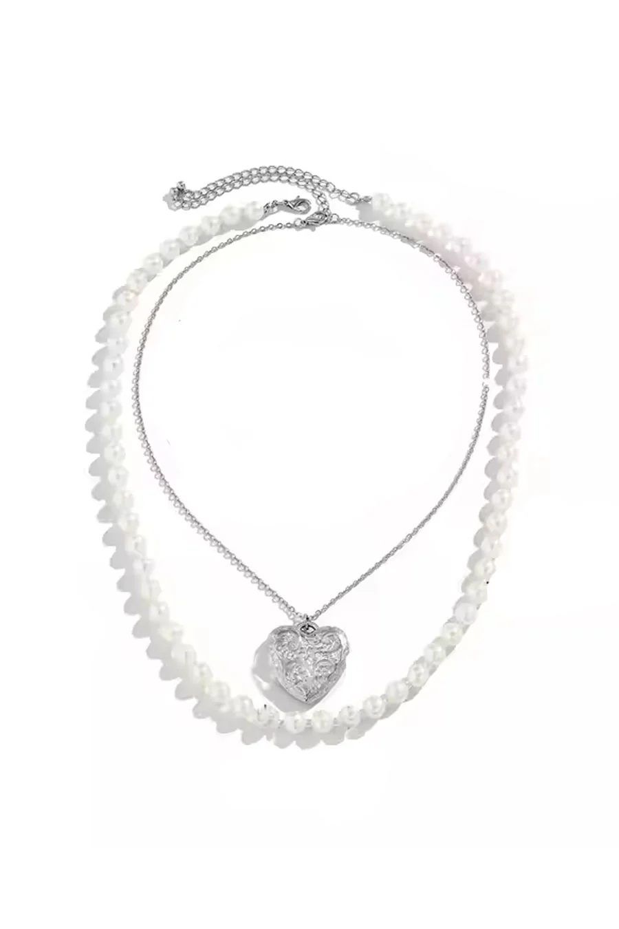 Y2K Coquette Vintage Engraved Heart Pendant and Pearl Necklace Set - Image 4