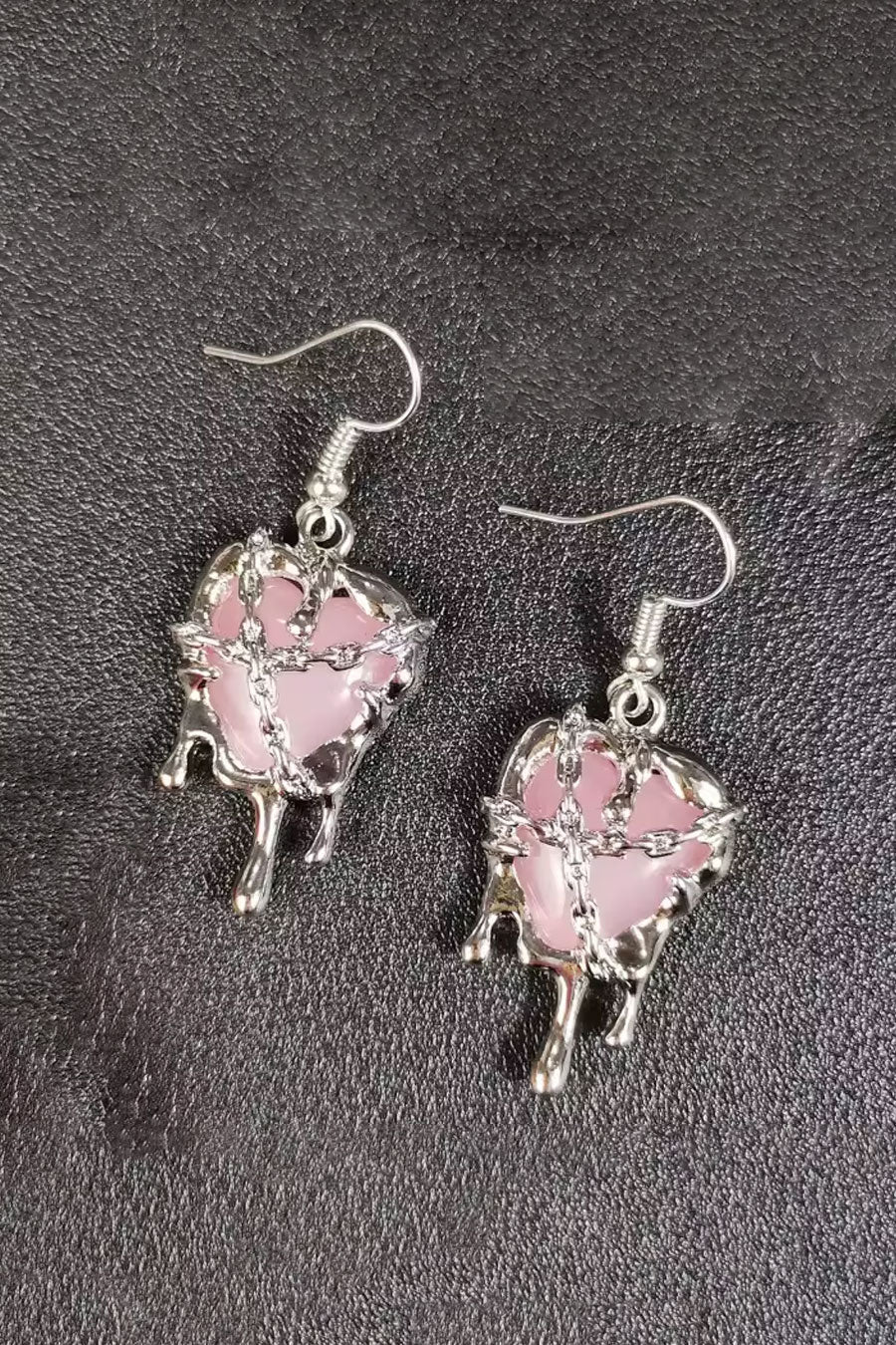 Y2K Gothic Heart Charm Drop Earrings - Image 3