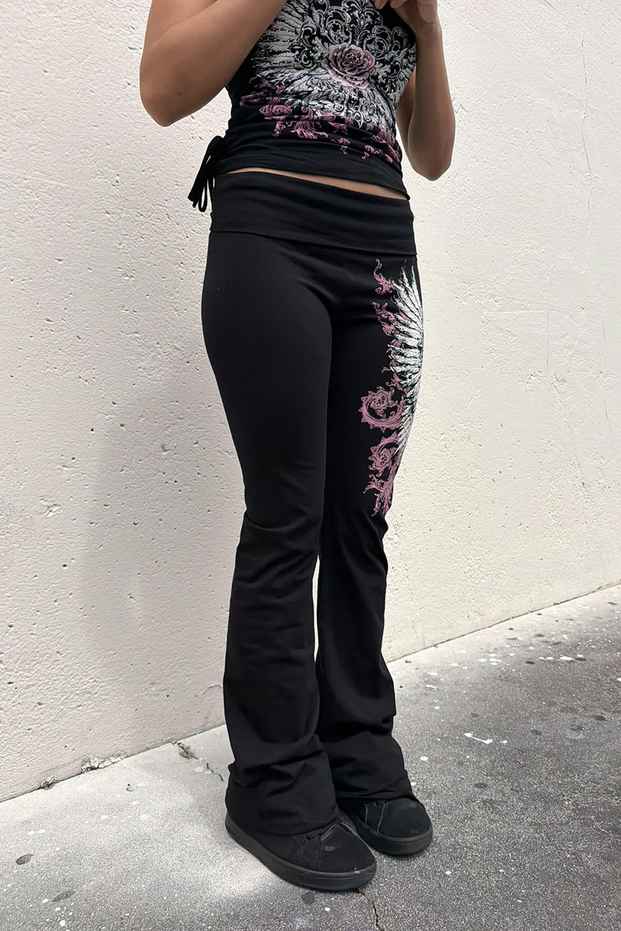 Y2K McBling Soft Pink Rose & Wing Graphic Rhinestone Print Fold-Over Flare Pants - Image 8